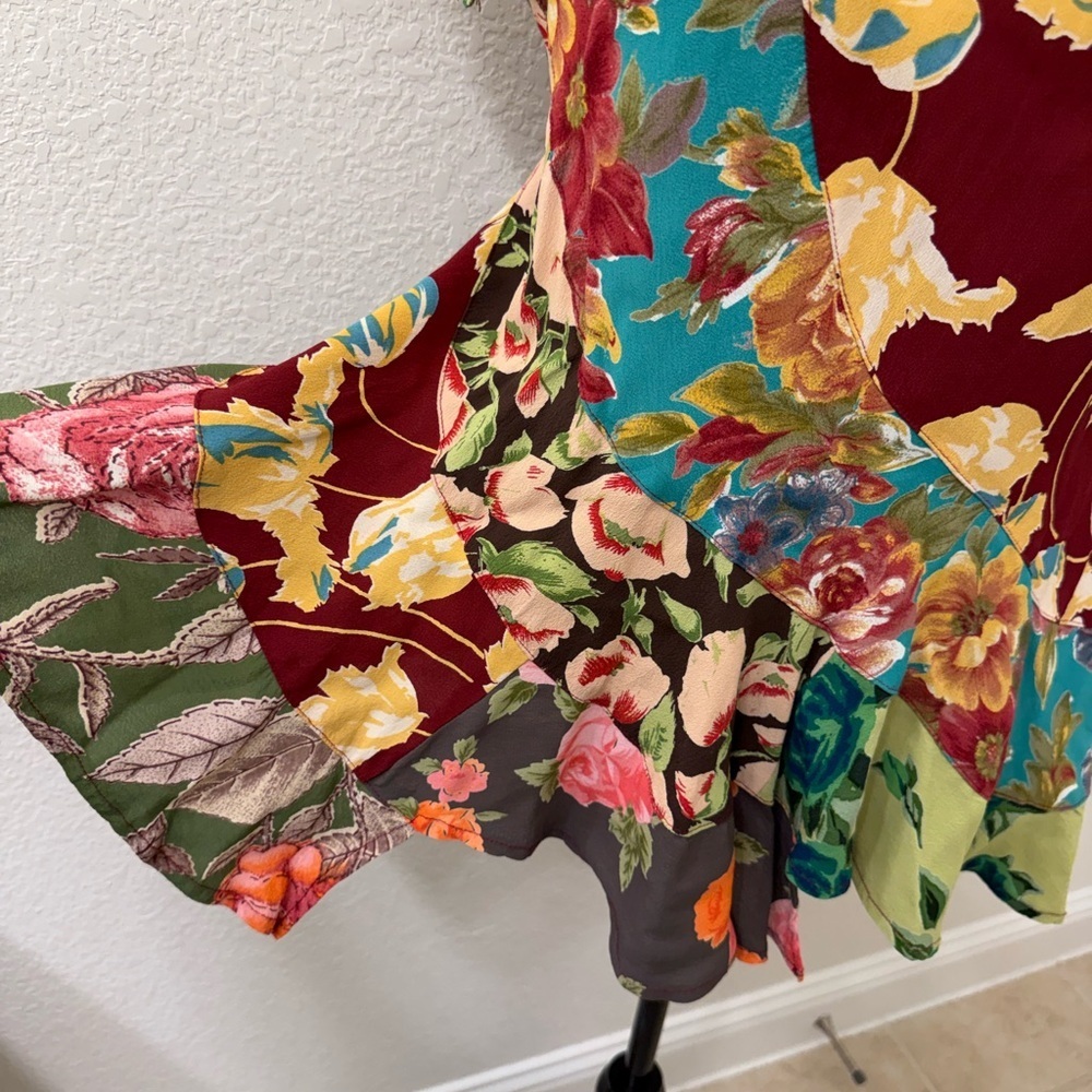 Ivy Jane Multicolor Floral Blouse - Picture 2 of 7